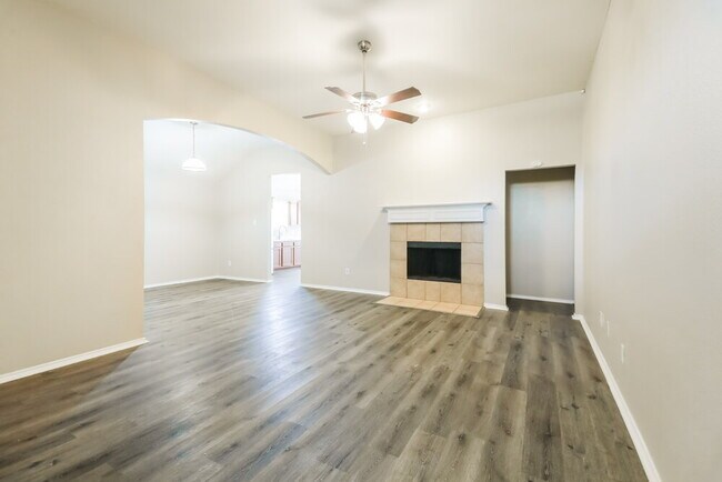 1328 Riviera Dr