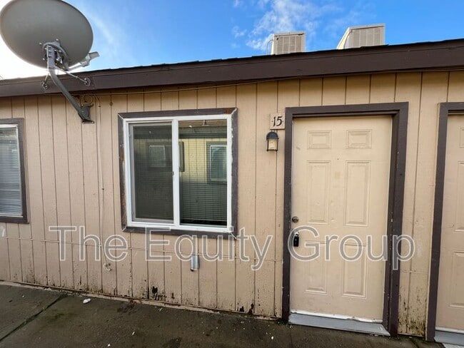 Building Photo - 9310 Rd 236 Unit #15