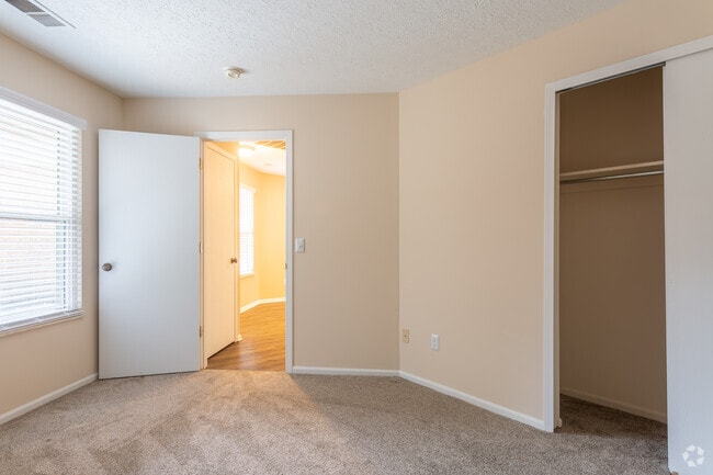 2BD 1BA 925 sq. ft.