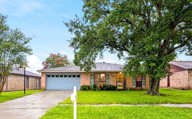 Photo - 6009 Leafwood Cir