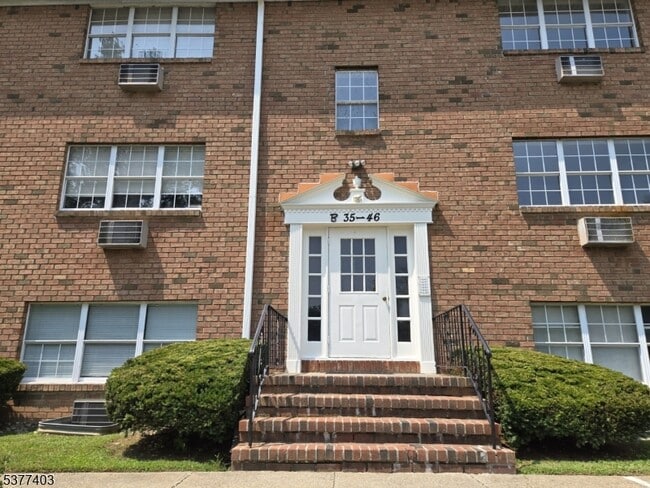 Building Photo - 1041 Ridge St Unit 40 Rental