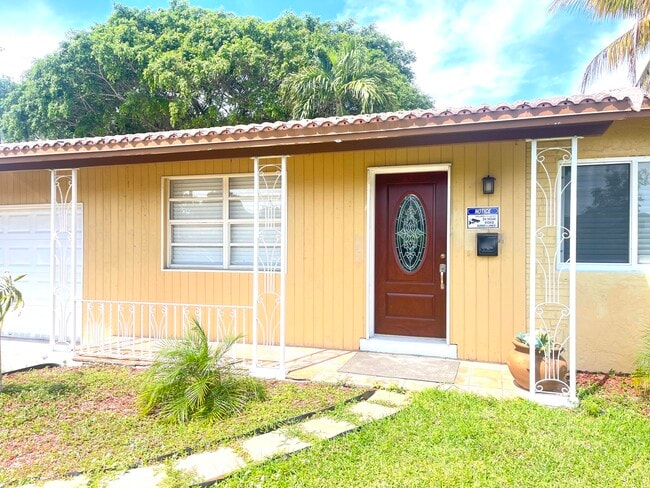 Building Photo - 1520 N 25th Ave Unit 1