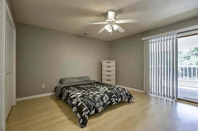 Photo - 203 Deerfield Ln