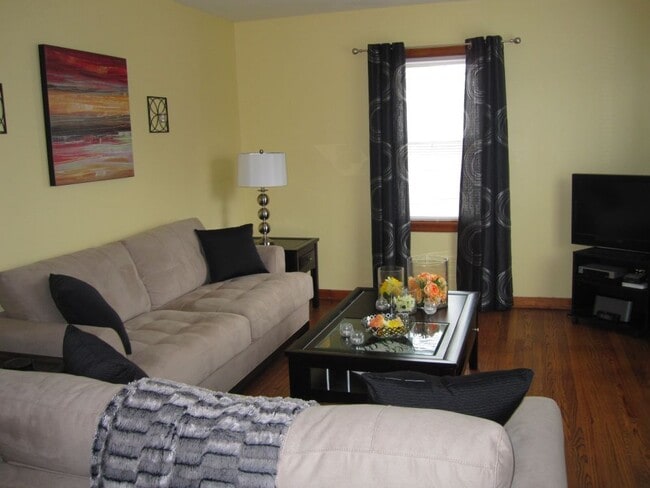 Photo - 3403 Luwana Rd