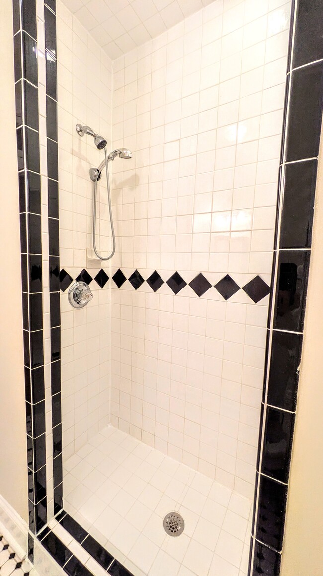 Photo - 3311 Lexington Rd