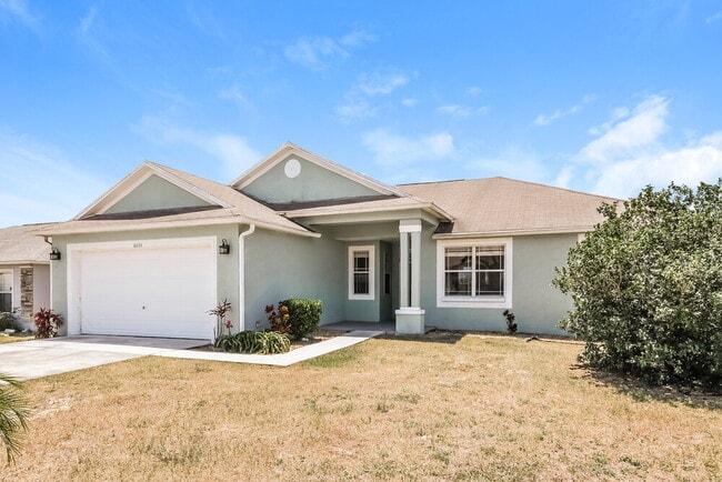 Photo - 6033 Live Oak Dr