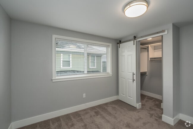 1BR, 1BA - 550SF - Bedroom