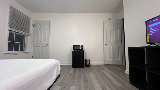 Photo - 301 Winners Cir S