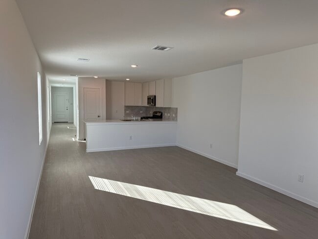 Photo - 5720 Mangas Cir