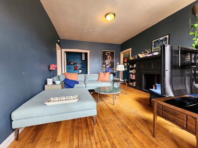 Photo - 2218 N St Louis Ave Unit 2