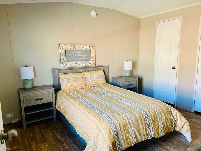 Photo - 3 br, 2 bath Mobile Home - 600 Holly Dr 2