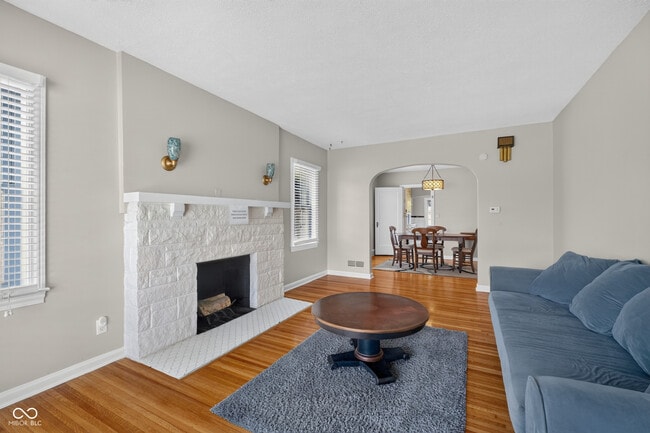 Photo - 5428 E 10th St