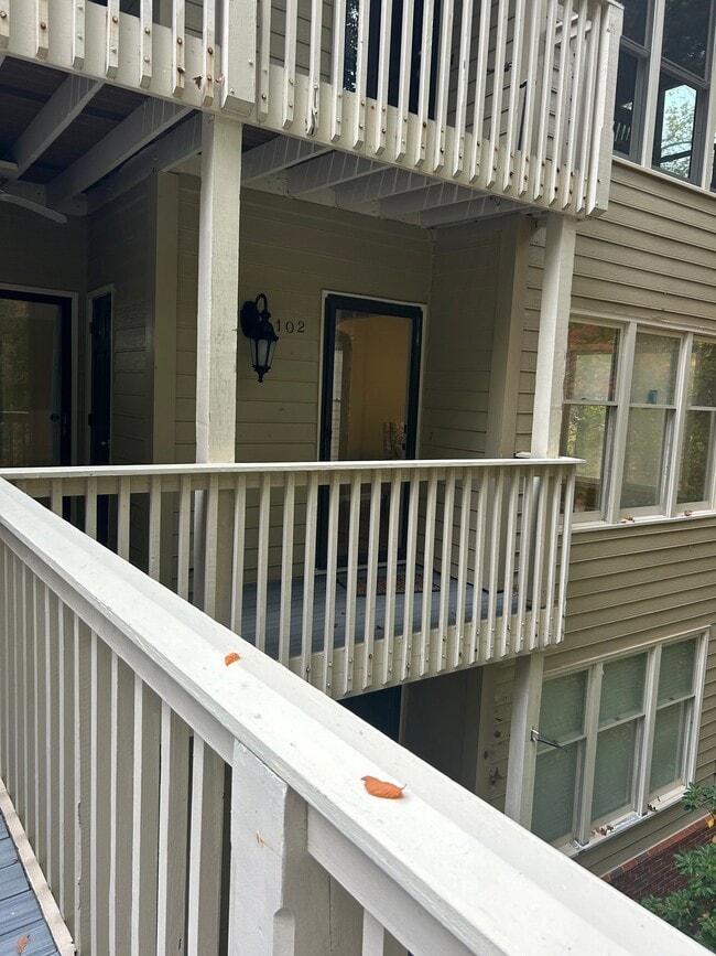 Photo - 102 Bainbridge Dr NW