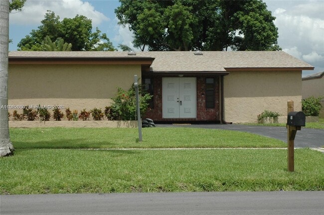 Building Photo - 3941 NW 115th Terrace