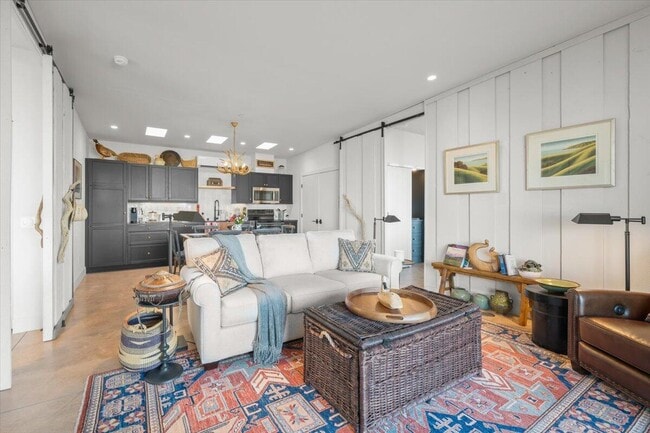 Photo - 60620 Kimlin Ave