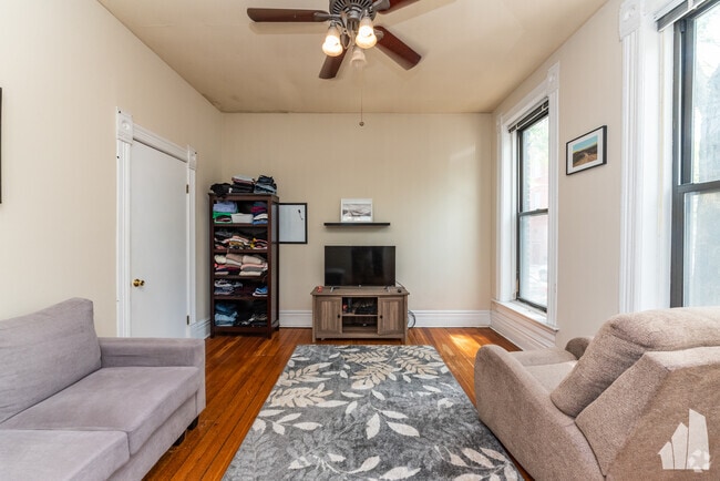 Building Photo - 1102 N Marshfield Ave Unit 1R Rental
