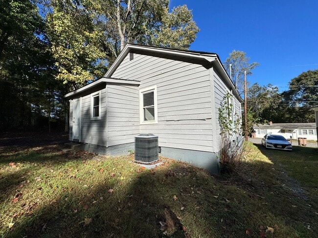 Photo - (PAINTING / CLEANING - to still be complet...