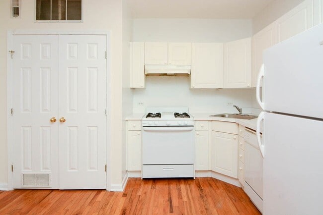 Photo - 909 W Dakin St Unit A06K