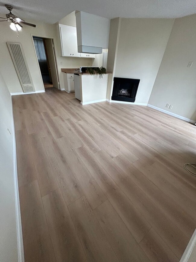 Photo - Fantastic One Bedroom Unit 17