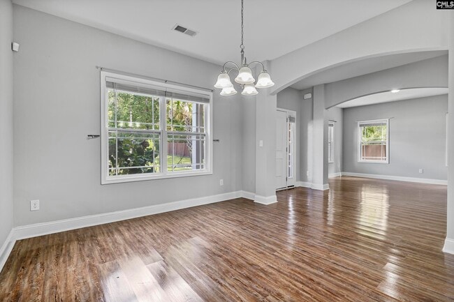 Photo - 38 Athlone Ct