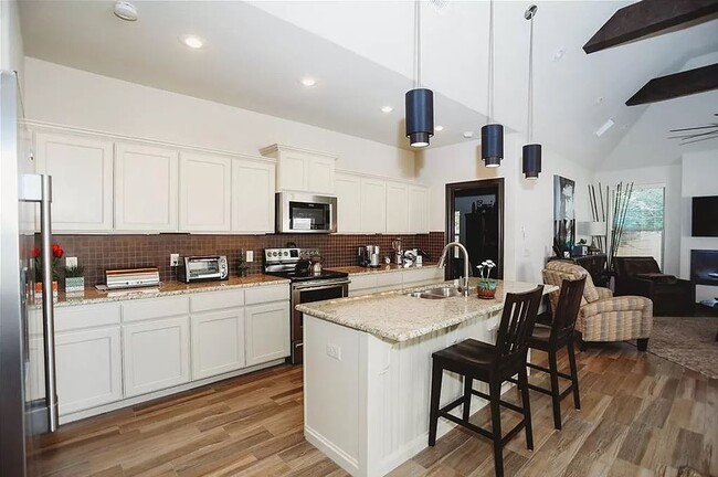 Photo - 1804 SW Riverstone Rd