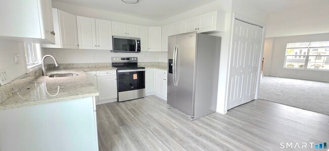 Photo - 274 Bridgeport Ave