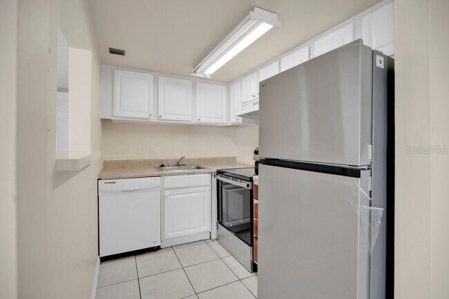 Photo - 2507 N Alafaya Trail Unidad 10