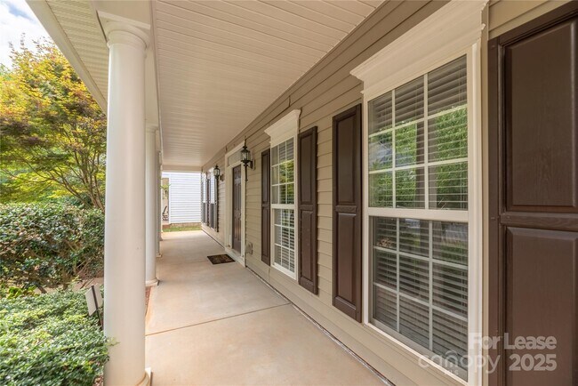 Photo - 15519 Troubadour Ln