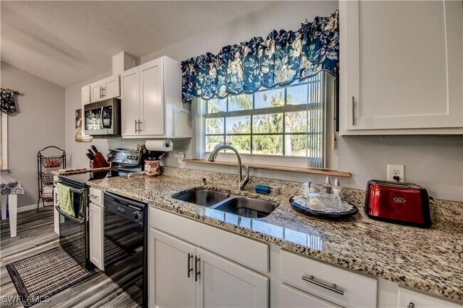 Photo - 10796 Russell Rd