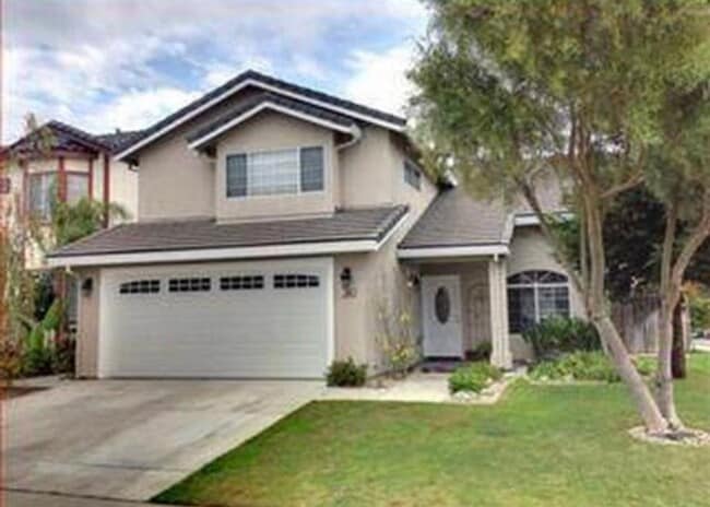 4 Bed 2.5 Bath Family Home - 4 Bed 2.5 Bath Family Home