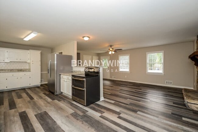 Photo - 95 Stone Wood Ln