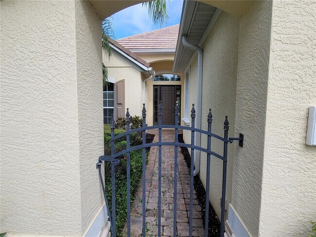 Photo - 7486 Edenmore St