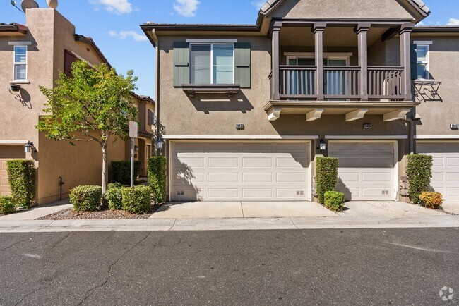 Building Photo - Mariposa 2 Bedroom Townhome for Rent in Sa...