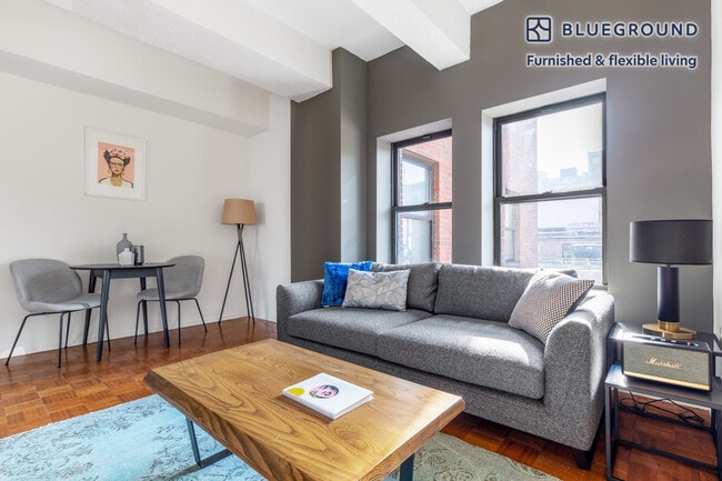 Photo - 360 W 34th St. Unidad SI FL8-ID439