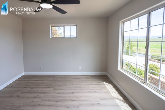 Building Photo - 8983 E Volcano Dr