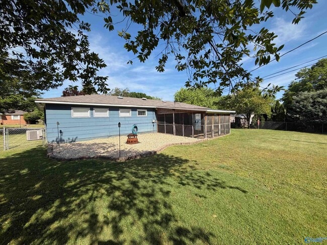 Photo - 1518 15th Ave SW