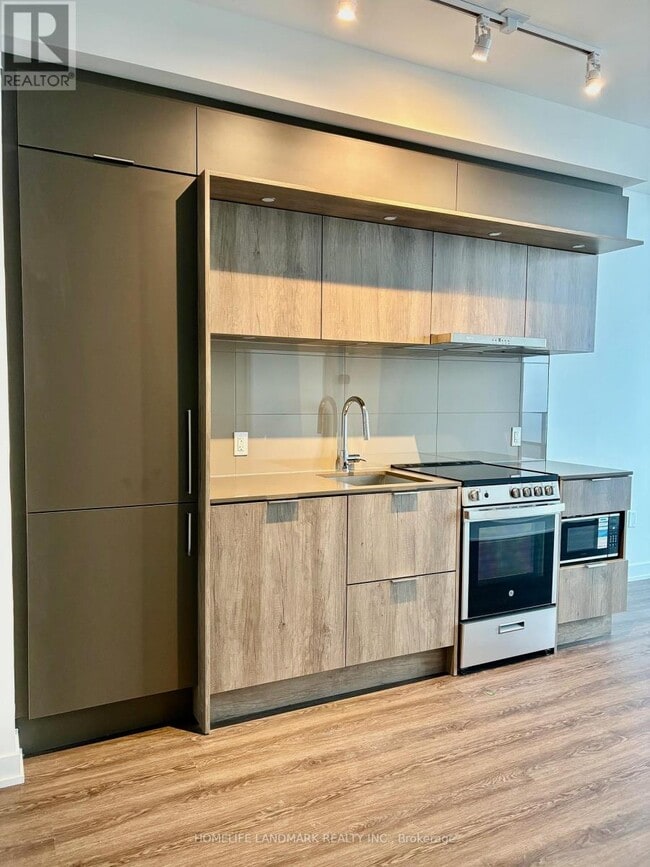 Photo - 448 Burnhamthorpe Rd W Unit 3201