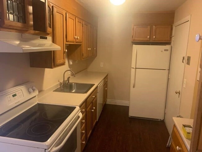 Photo - 5 Turnpike Rd Unit 113