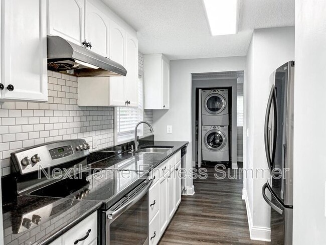 Photo - 115 Dolphin Blvd E