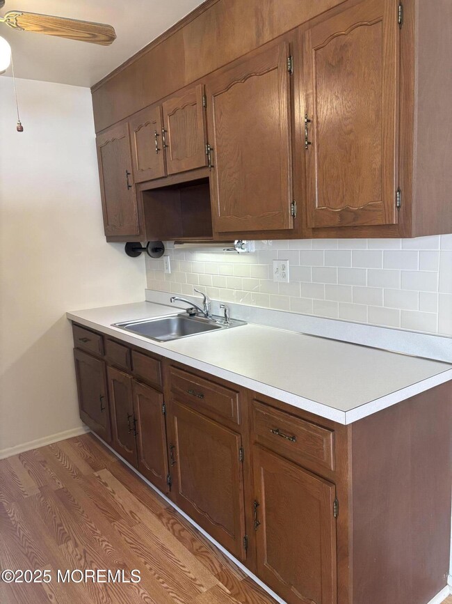 Photo - 1021F Aberdeen Dr