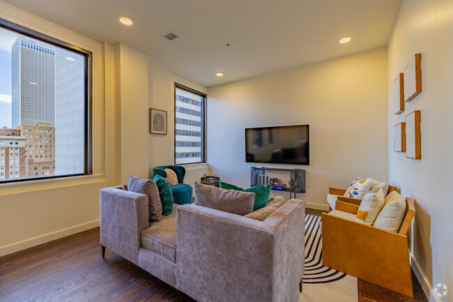 2BR, 2BA - 958SF - 903 - Living Area