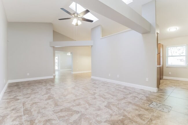 Photo - 1001 Manigan Ave