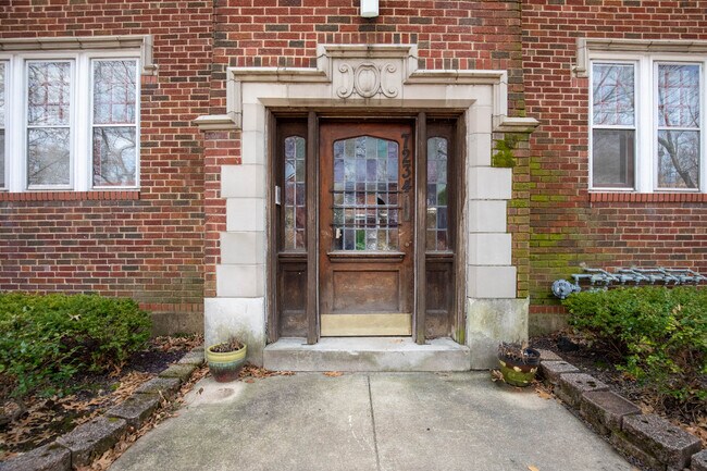 Photo - 7234 Amherst Ave Unit 1E