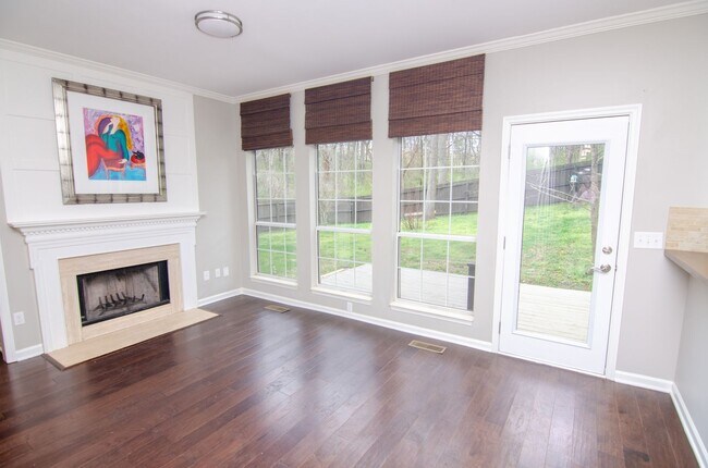 Photo - 300 Colfax Dr