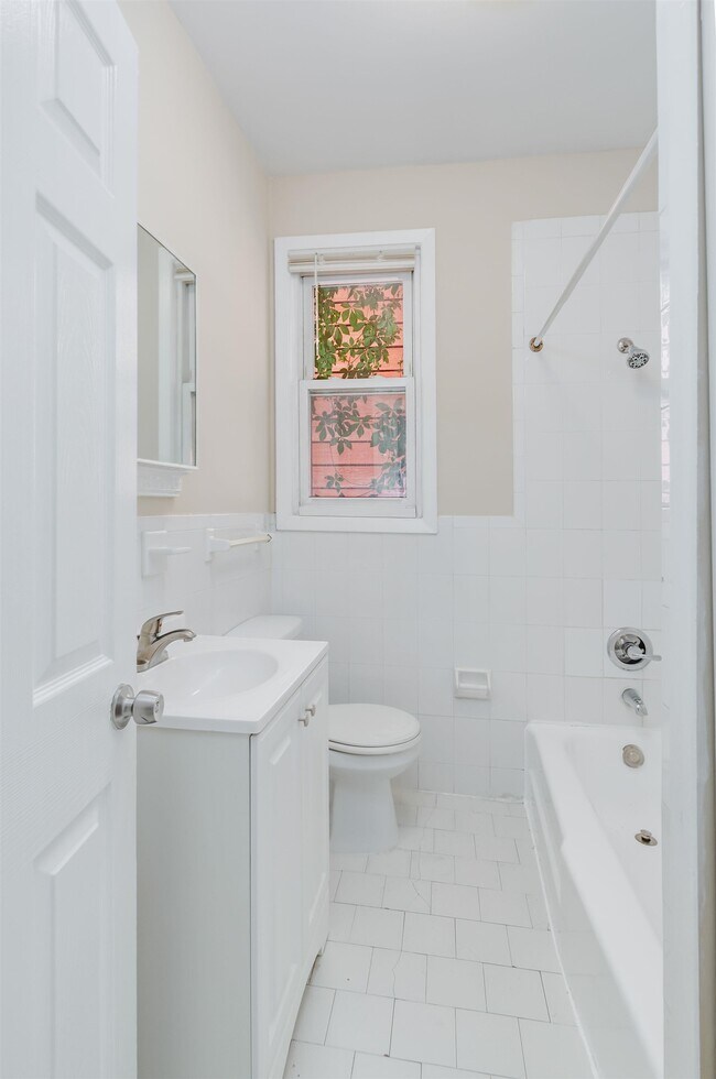 Photo - 124 W 54th St Unit 2