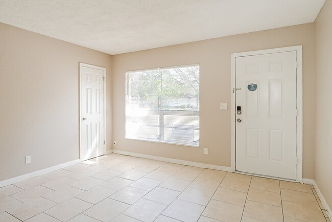 Photo - 417 Hayton Ave