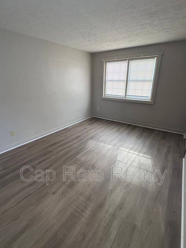 Photo - 1040 Loretta Ave