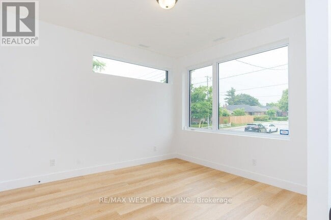 Photo - 63 Lonborough Ave