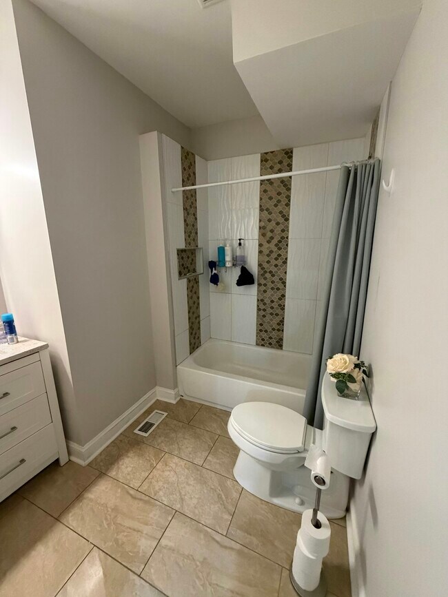 Photo - 738 M St