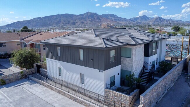 Building Photo - 3811 Pera Ave Unit 2bedroom Rental